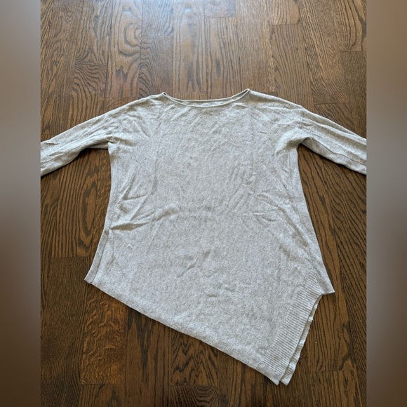 Alice & Olivia Wool Blend Asymmetrical Sweater XS - Picture 2 of 5
